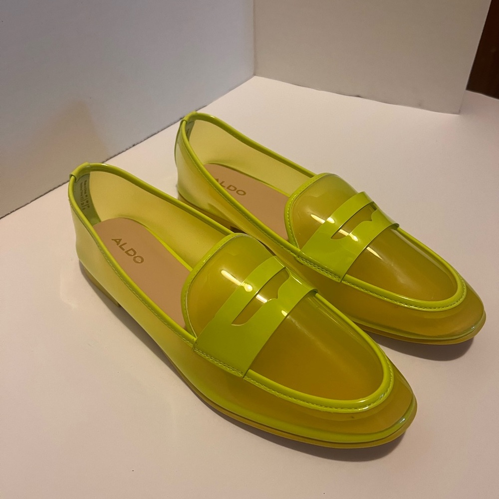 Very trendy slip on shoes 💃🏾💃🏾💃🏾💄💋